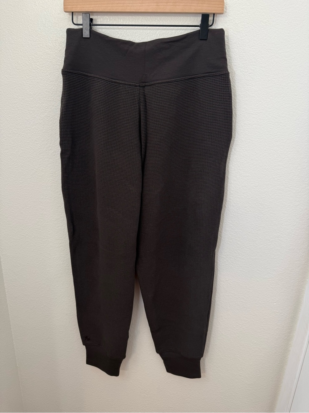 Athleta Coaster Luxe High Rise Jogger Pants Women’s Size M Waffle Knit Cozy - Picture 3 of 10